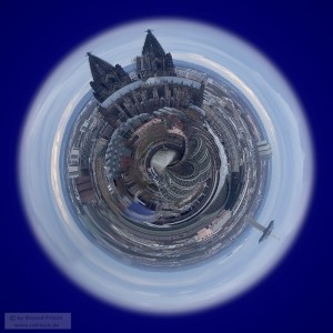 Little Planet: Kölner Dom vom KölnTriangle